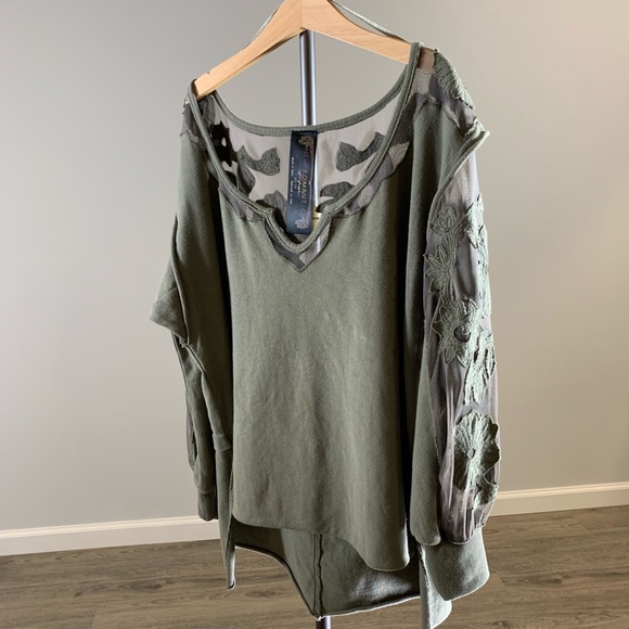 Free People Olive 3/4 Sleeve Top - Picture 2 of 8